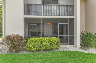 9652 Windsor Gardens Ln, Fort Myers, FL 33919 - Photo 4