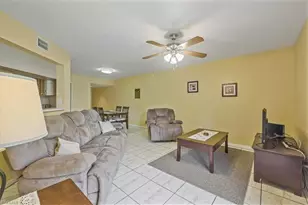 9652 Windsor Gardens Ln, Fort Myers, FL 33919 - Photo 16