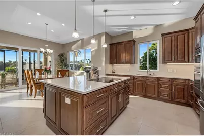 3254 Lakeview Dr, Naples, FL 34112 - Photo 6