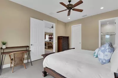 3254 Lakeview Dr, Naples, FL 34112 - Photo 26