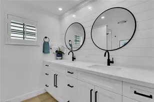 740 Park Shore Dr, Naples, FL 34103 - Photo 16