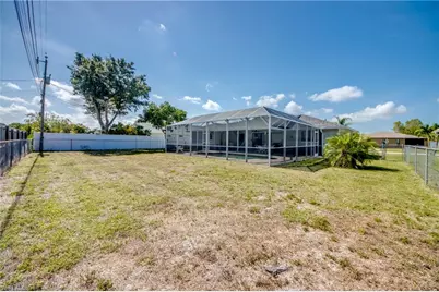 301 SW 32nd Ter, Cape Coral, FL 33914 - Photo 26