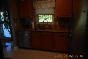 1828 SW 2nd Pl, Cape Coral, FL 33991 - Photo 12