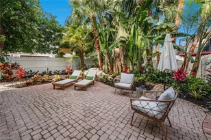 888 10th St S, Naples, FL 34102 - Photo 44