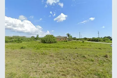 340 Pomona St, Lehigh Acres, FL 33974 - Photo 2