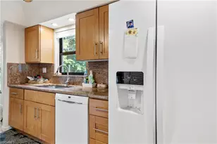 5483 Peppertree Dr, Fort Myers, FL 33908 - Photo 10