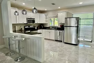 857 Palm View Dr, Naples, FL 34110 - Photo 2