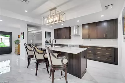 1262 10th St N, Naples, FL 34102 - Photo 6