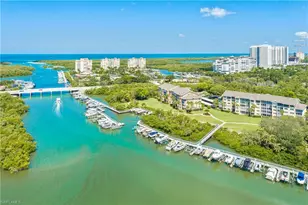 430 Cove Tower Dr, Naples, FL 34110 - Photo 4