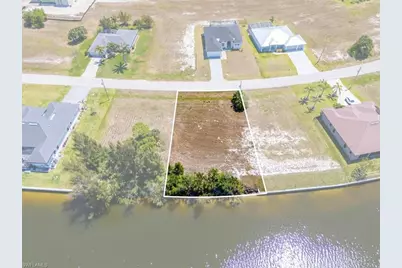 2306 NW 37th Pl, Cape Coral, FL 33993 - Photo 8