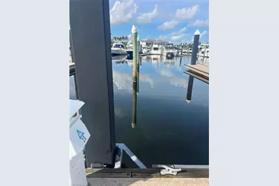 50' Boat Slip E-20 Gulf Harbour Marina, Fort Myers, FL 33908 - Photo 4