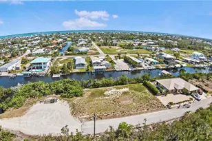 2807 Cussell Dr, Saint James City, FL 33956 - Photo 2