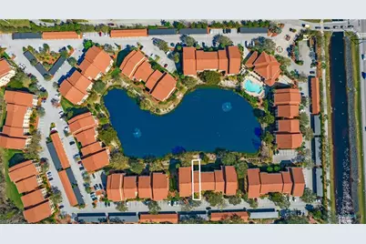 7925 Preserve Cir #326, Naples, FL 34119 - Photo 4