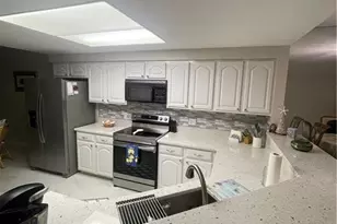 13105 Vanderbilt Dr, Naples, FL 34110 - Photo 8