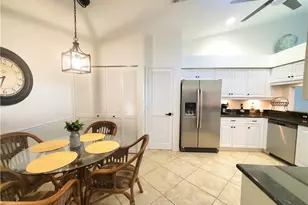 992 Marblehead Dr, Naples, FL 34104 - Photo 4