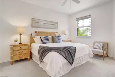 470 Launch Cir #V-405, Naples, FL 34108 - Photo 14