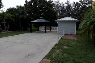 5850 Maplewood Ct, Fort Myers, FL 33905 - Photo 6