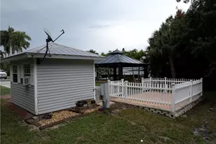 5850 Maplewood Ct, Fort Myers, FL 33905 - Photo 10