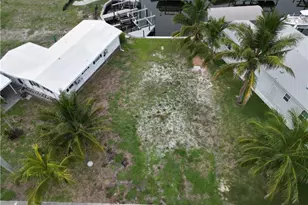 11271 Azalea Ln, Fort Myers Beach, FL 33931 - Photo 4