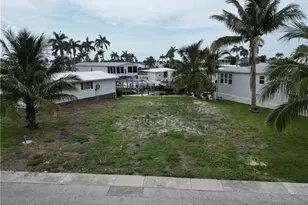 11271 Azalea Ln, Fort Myers Beach, FL 33931 - Photo 1