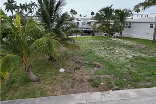 11271 Azalea Ln, Fort Myers Beach, FL 33931 - Photo 2