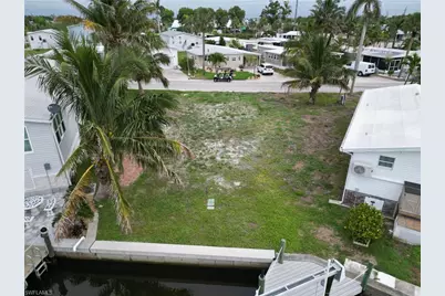 11271 Azalea Ln, Fort Myers Beach, FL 33931 - Photo 6