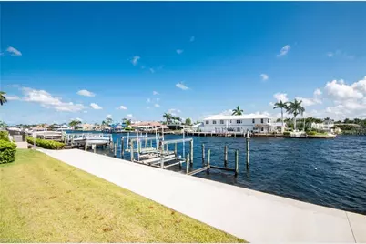 4015 SE 20th Pl #301, Cape Coral, FL 33904 - Photo 14