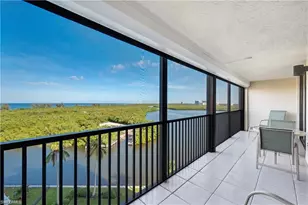 17 Bluebill Ave, Naples, FL 34108 - Photo 4