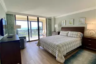 10851 Gulf Shore Dr, Naples, FL 34108 - Photo 8