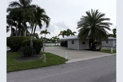 5701 Cypress Woods Resort Dr, Fort Myers, FL 33905 - Photo 4