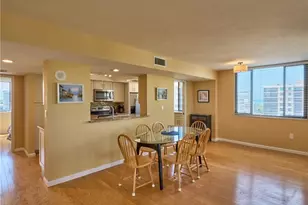 17 Bluebill Ave, Naples, FL 34108 - Photo 10