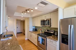 17 Bluebill Ave, Naples, FL 34108 - Photo 6