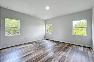 912 Anthony St E, Lehigh Acres, FL 33974 - Photo 8