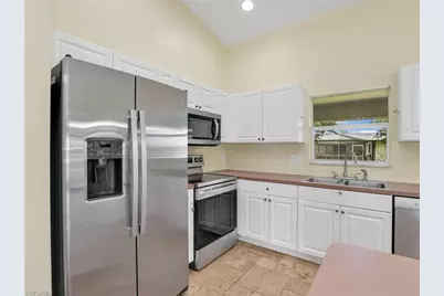 305 SE 16th Pl, Cape Coral, FL 33990 - Photo 12