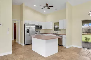 305 SE 16th Pl, Cape Coral, FL 33990 - Photo 10