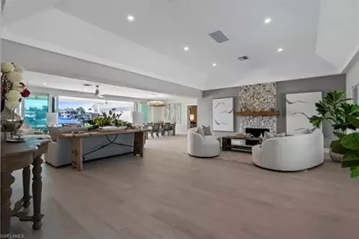 440 Kings Town Dr, Naples, FL 34102 - Photo 8