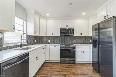 1019 Wyomi Dr, Fort Myers, FL 33919 - Photo 4