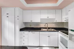 1155 Sandpiper St, Naples, FL 34102 - Photo 6