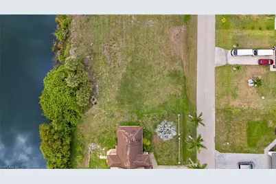 2723 NE 5th Pl, Cape Coral, FL 33909 - Photo 18