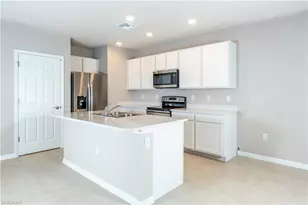 15307 Wildflower Cir, Naples, FL 34119 - Photo 6