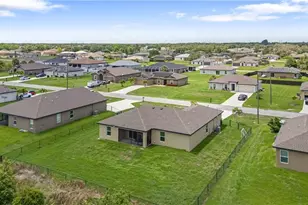 250 Lisette St, Fort Myers, FL 33913 - Photo 4