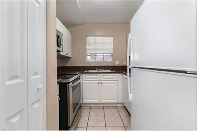 302 NE 10th Ter, Cape Coral, FL 33909 - Photo 8