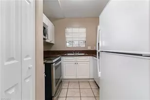 302 NE 10th Terrace, Cape Coral, FL 33909 - Photo 8