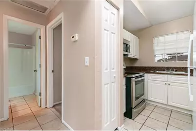 302 NE 10th Ter, Cape Coral, FL 33909 - Photo 6