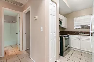 302 NE 10th Terrace, Cape Coral, FL 33909 - Photo 6