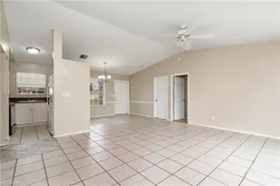 302 NE 10th Terrace, Cape Coral, FL 33909 - Photo 4