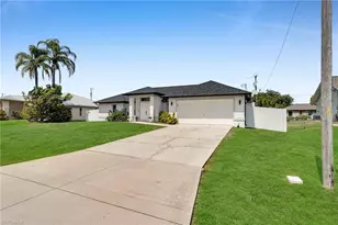 637 SW 9th Ave, Cape Coral, FL 33991 - Photo 2