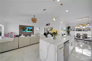 637 SW 9th Ave, Cape Coral, FL 33991 - Photo 12