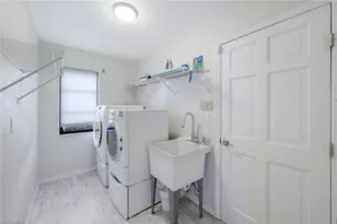 1528 SW 52nd Ln, Cape Coral, FL 33914 - Photo 32