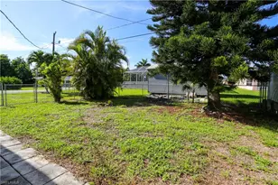698 107th Ave N, Naples, FL 34108 - Photo 10